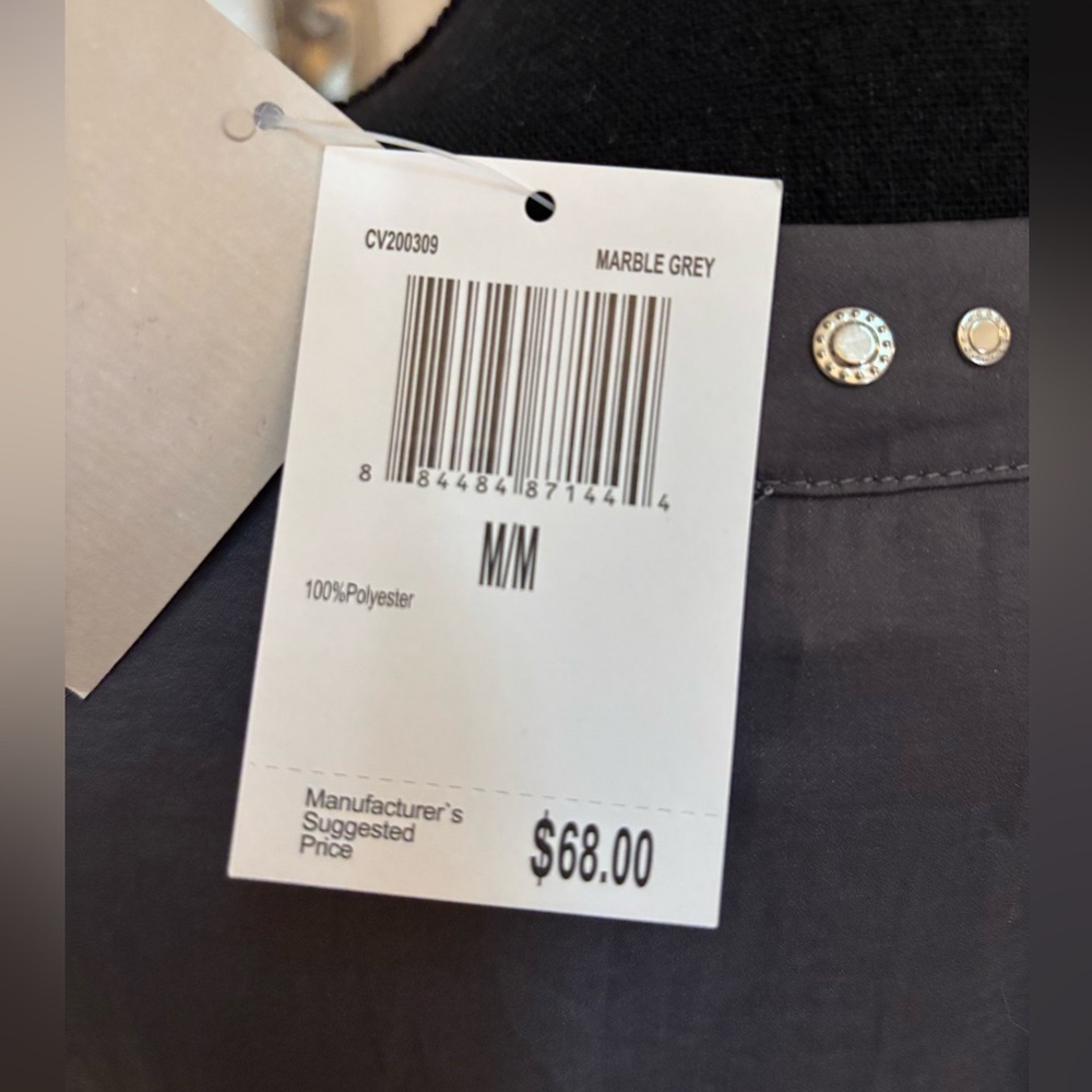 CARMEN MARC VALVO V-NECK STUDDED GREY SILKY DRESSY BUSINESS BLOUSE SIZE MED NEW - Picture 6 of 8